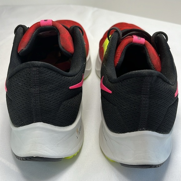 NIKE Air Zoom Pegasus 38, Chile Red Hyper Pink 2021, Wom 9.5/EUR 41 DM8061-600 - Picture 3 of 13